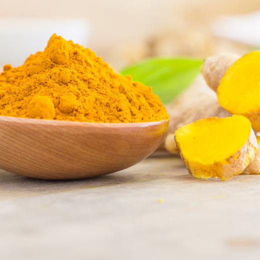 Turmeric Powder and whole cut turmeric in side
